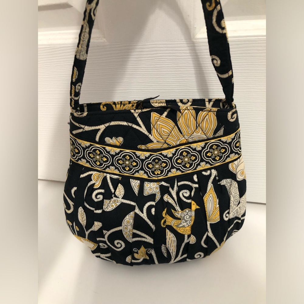 RETIRED Vera Bradley women’s Hannah yellow bird pattern small handbag